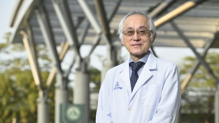 陳守棟診治乳癌40年，小粉絲手繪卡片感謝他治好媽媽很嚴重的病