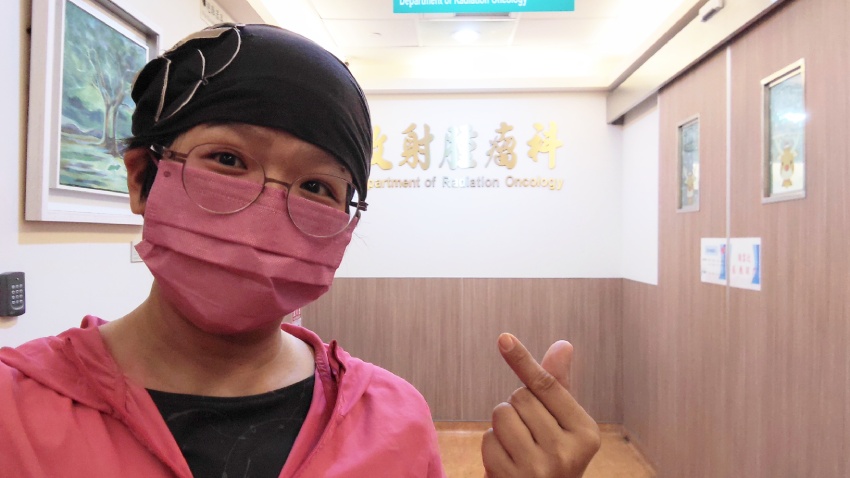 才流產又確診乳癌4期，她體悟「放下自己不能做的」，夫妻光頭以對，愛意卻更濃