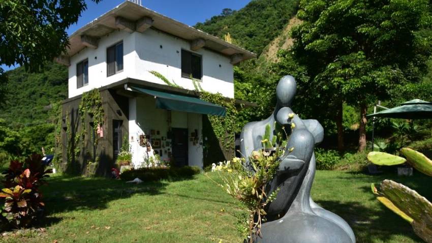 紓壓小旅行》資深藝人龍君兒落腳193縣道小屋，打造快樂「藝」境